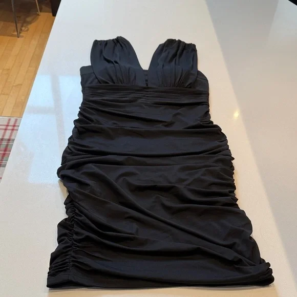 🆕 PattyBoutik Ruched Mini Dress, Built in Bandeau Bra, Black, Size M - Picture 3 of 12